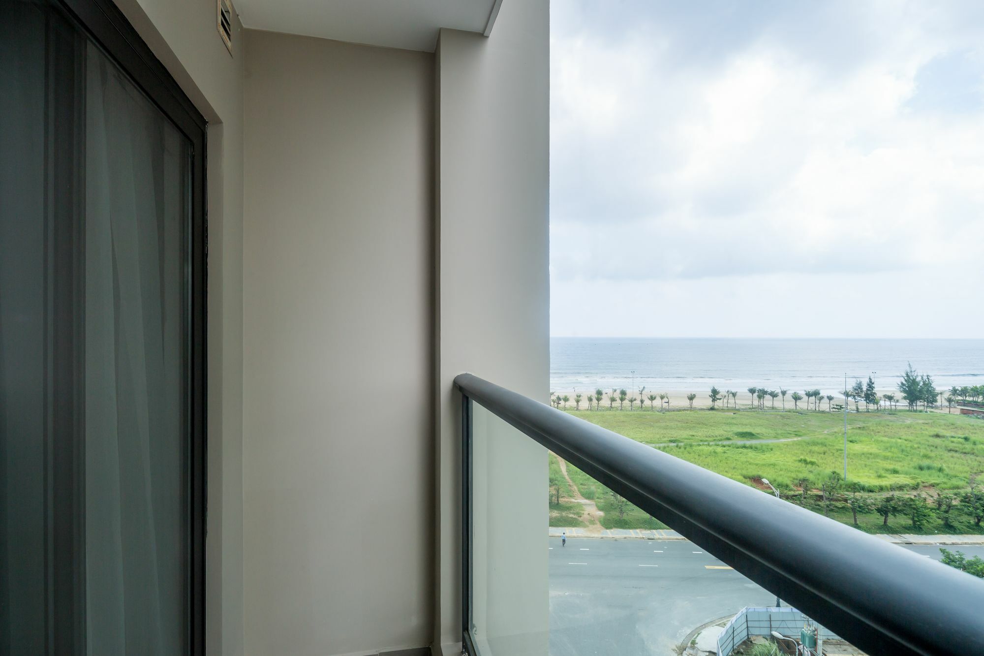 Beachfront Luxury Apartment - Rooftop Pool - Da Nang Eksteriør bilde